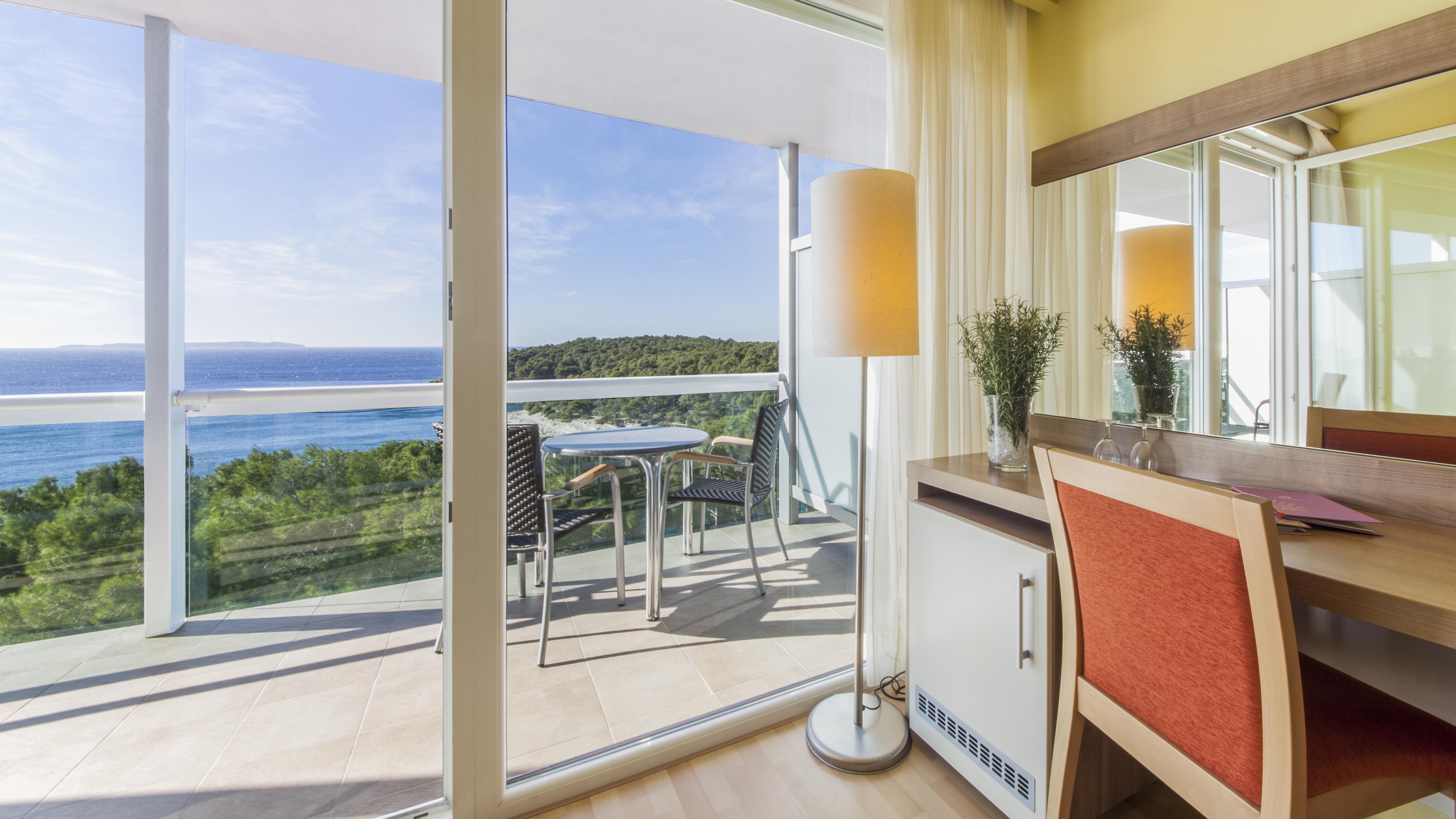 Aurora Hotel 4*