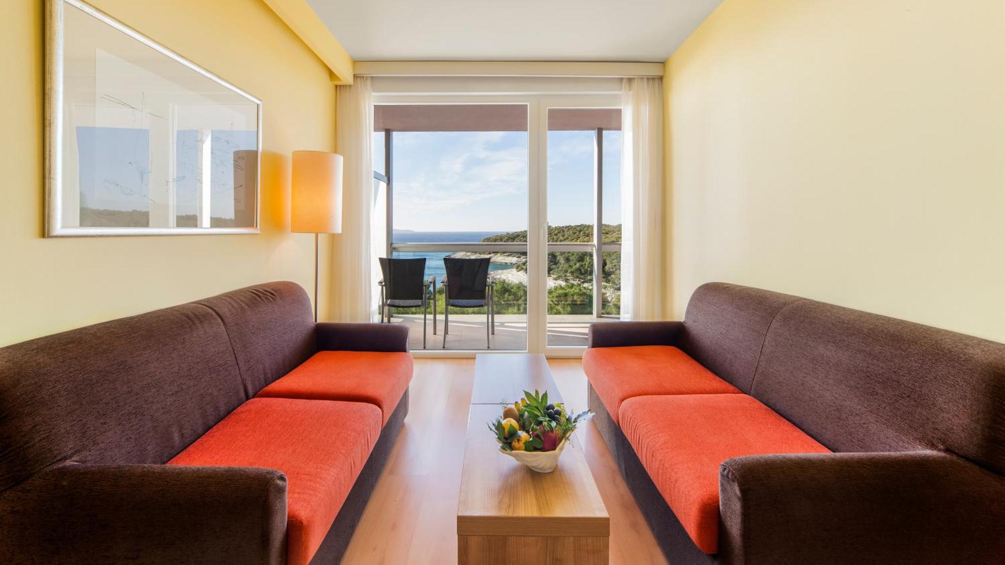 Aurora Hotel 4*