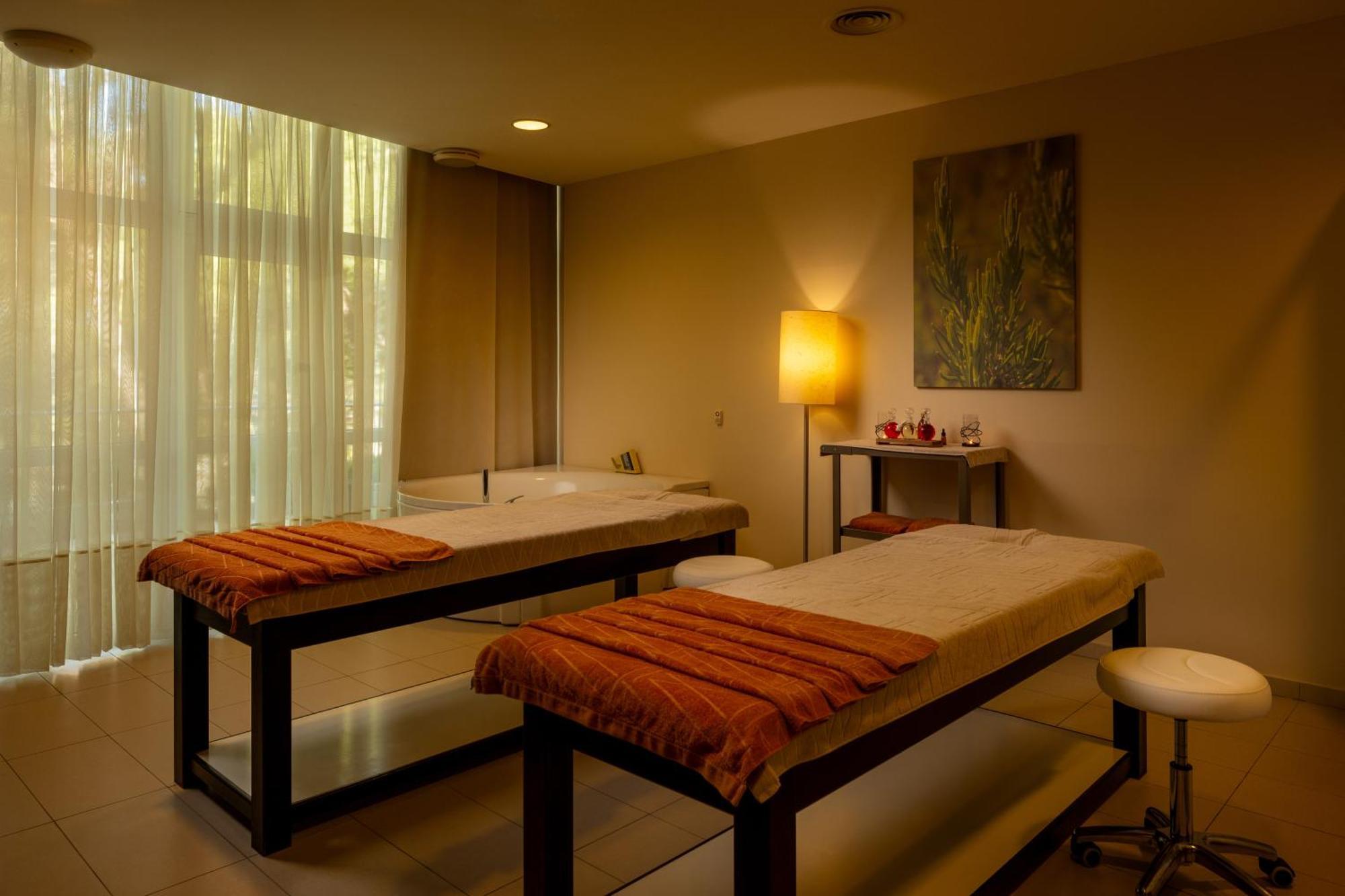 Hotell Aurora 4*