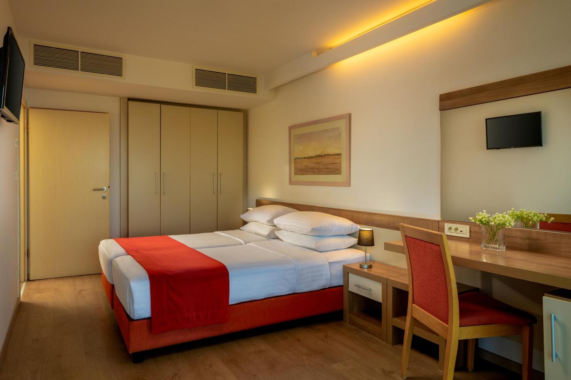 Hotell Aurora 4*